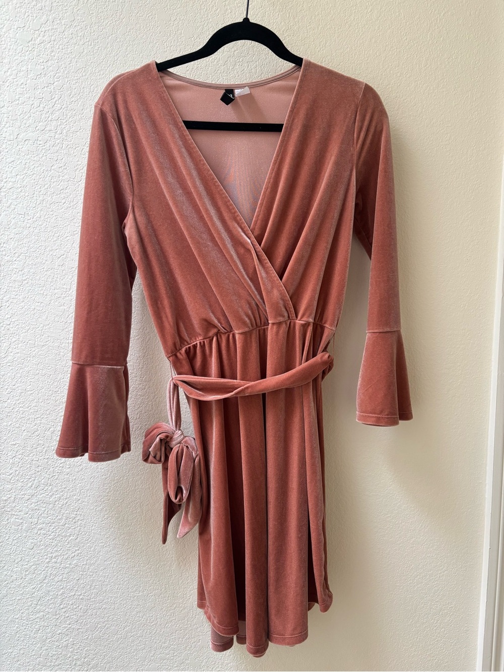 H&M Rose Dusty Pink Velvet Wrap Dress